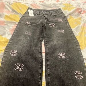 Black Wide-Leg Jeans with Pink Logo Embroidery
